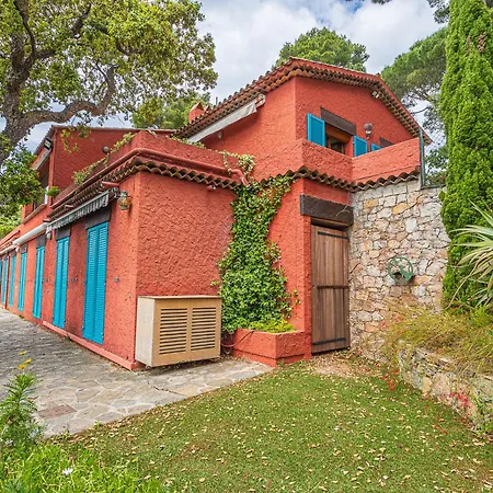 Penelope By Interhome イエール