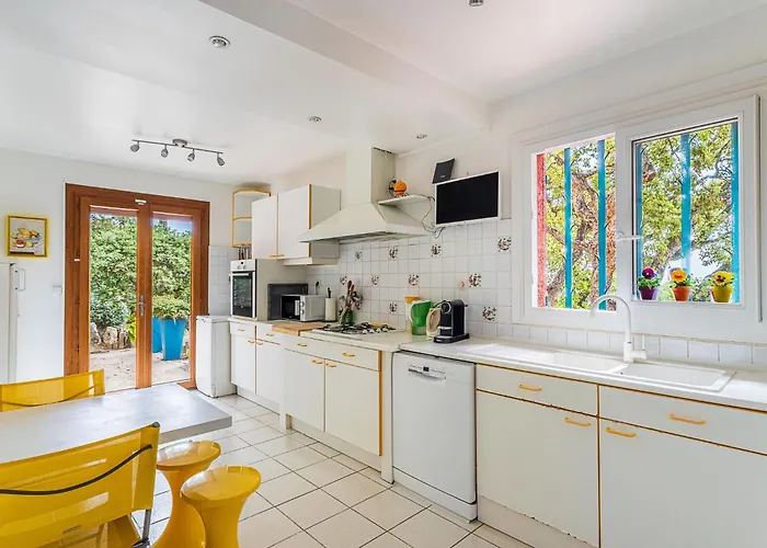 Penelope By Interhome Villa Hyeres